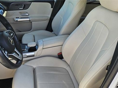 Used 2020 Mercedes-Benz GLB 250 4MATIC image 15