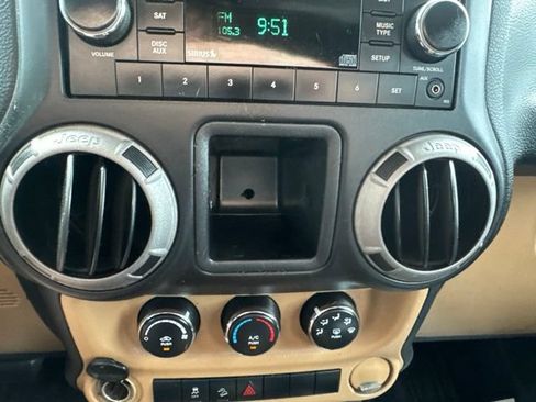 Used 2013 Jeep Wrangler Unlimited Sport AWD/4WD image 17