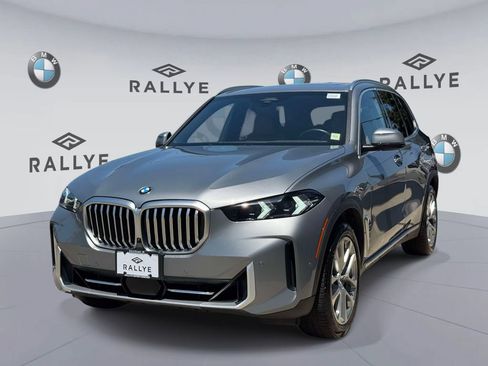 Used 2024 BMW X5 xDrive40i w/ Parking Assistance Package AWD/4WD image 3