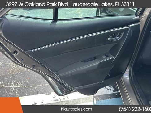 Used 2017 Toyota Corolla LE image 25