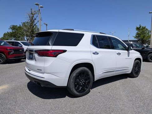 Certified 2023 Chevrolet Traverse Premier FWD image 3