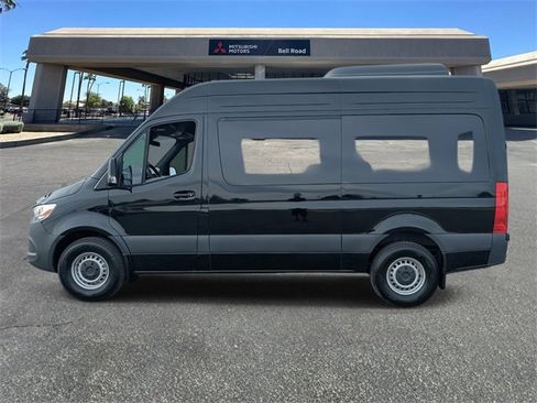 Used 2025 Mercedes-Benz Sprinter 2500 image 2