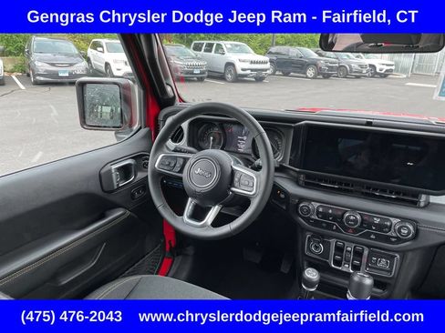 Certified 2025 Jeep Wrangler Unlimited Sahara AWD/4WD image 59