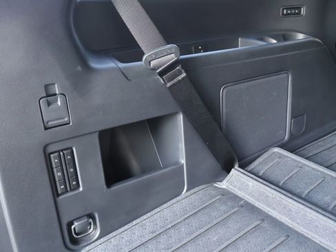 Used 2024 Ford Expedition Platinum image 35