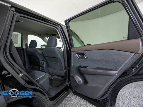 Used 2022 Nissan Rogue SV FWD image 31