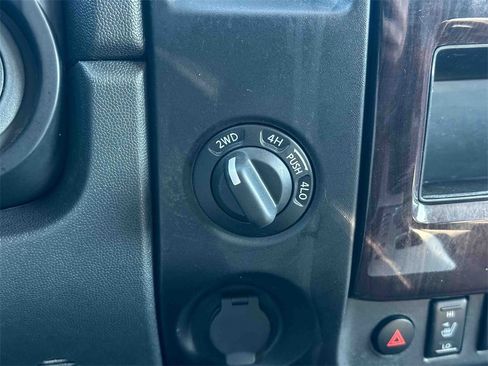 Used 2014 Nissan Titan SL image 33