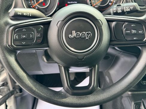 Used 2022 Jeep Wrangler Sport AWD/4WD image 20