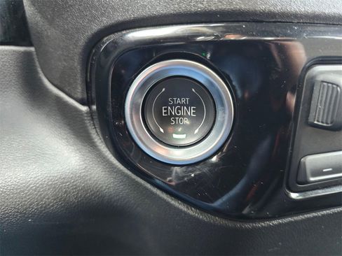 Used 2025 Chevrolet Silverado 2500 LT w/ Convenience Package image 25