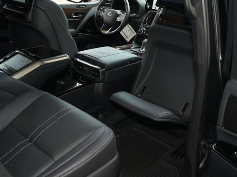 Used 2026 Lexus LX 700h Ultra Luxury w/ Accessory Package (Z1) AWD/4WD image 25