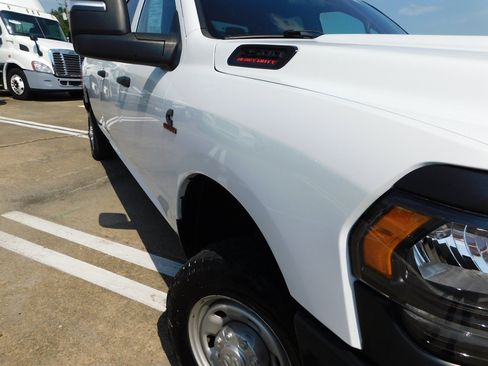 Used 2023 RAM 2500 Tradesman AWD/4WD image 10
