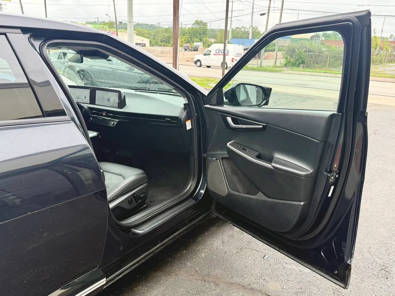 Used 2022 Kia EV6 Wind w/ Wind Technology Package AWD/4WD image 18