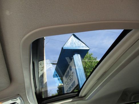 Used 2013 Toyota Sienna SE image 19