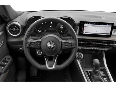 Used 2025 Alfa Romeo Tonale w/ Premium Package AWD/4WD image 6