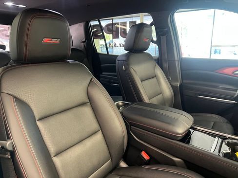 Used 2024 Chevrolet Traverse Z71 w/ Enhanced Driving Package AWD/4WD image 40
