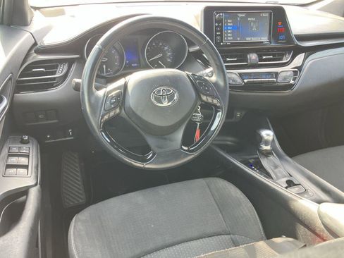 Used 2018 Toyota C-HR XLE image 14