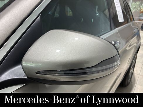 Used 2019 Mercedes-Benz GLC 300 4MATIC image 15