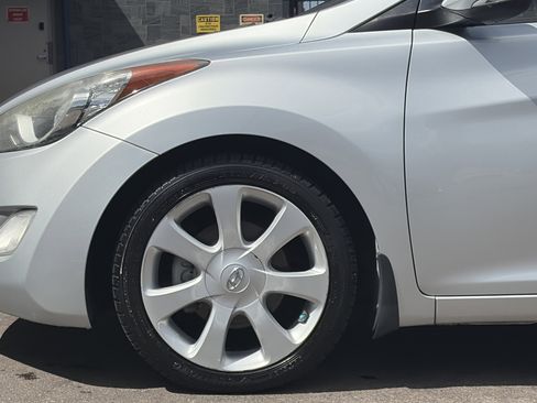 Used 2013 Hyundai Elantra Limited w/ Technology Pkg FWD image 7