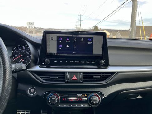 Used 2023 Kia Forte GT-Line w/ GT-Line Premium Package image 21