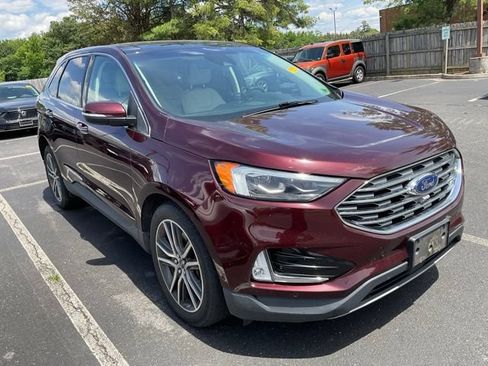 Used 2019 Ford Edge Titanium w/ Equipment Group 301A AWD/4WD image 3