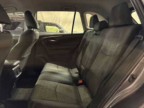 Used 2021 Toyota RAV4 XLE w/ Carpet Mat Package (TMS) AWD/4WD image 18