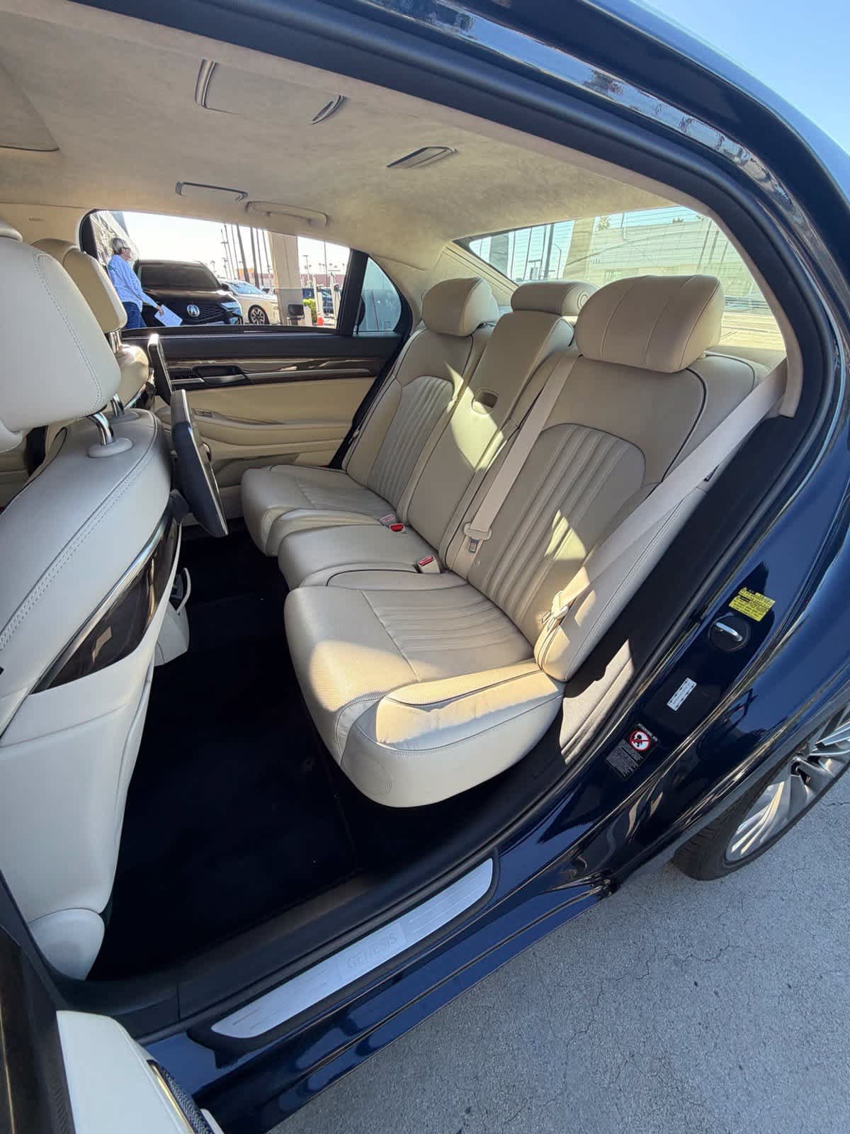 Used 2018 Genesis G90 5.0 Ultimate RWD image 16