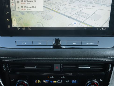 Used 2025 Nissan Rogue Platinum w/ Platinum Premium Package image 14