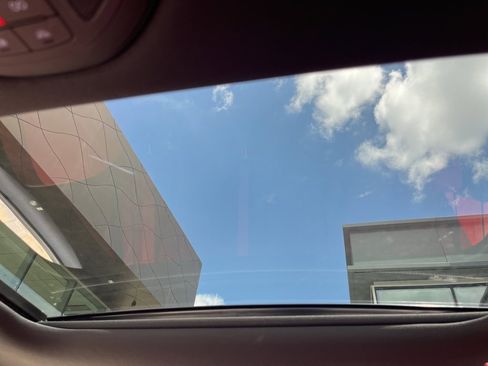 Used 2025 Genesis G70 3.3T Advanced image 25