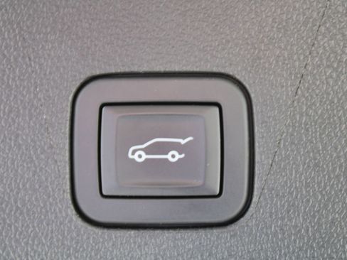 Used 2025 Chevrolet Suburban RST w/ RST Capability Package AWD/4WD image 12