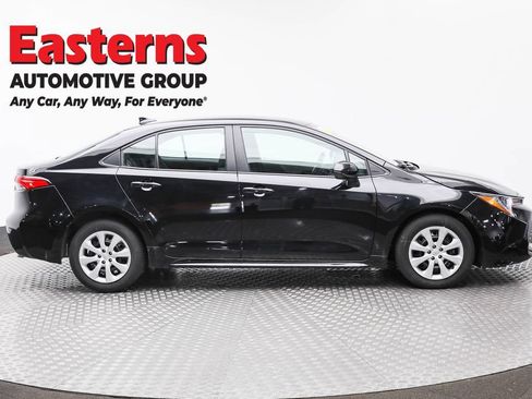 Used 2025 Toyota Corolla LE image 4