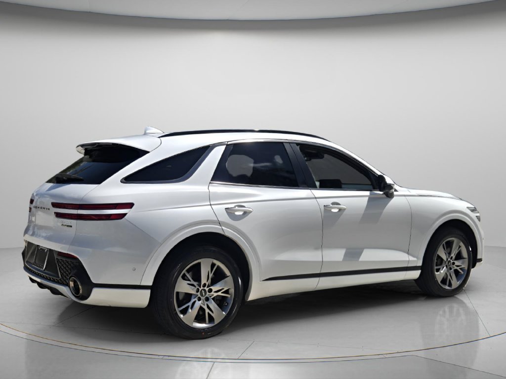 Used 2022 Genesis GV70 3.5T Sport w/ Sport Advanced Package AWD/4WD image 7