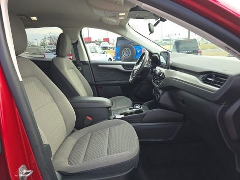 Certified 2022 Ford Escape SE w/ SE Sport Appearance Package image 18