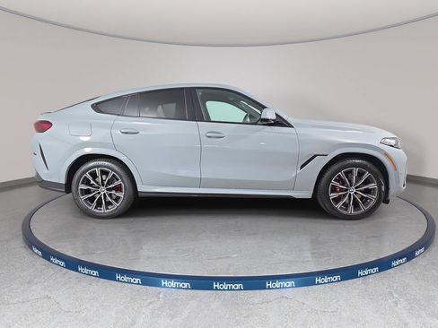 Used 2024 BMW X6 xDrive40i w/ Executive Package AWD/4WD image 4