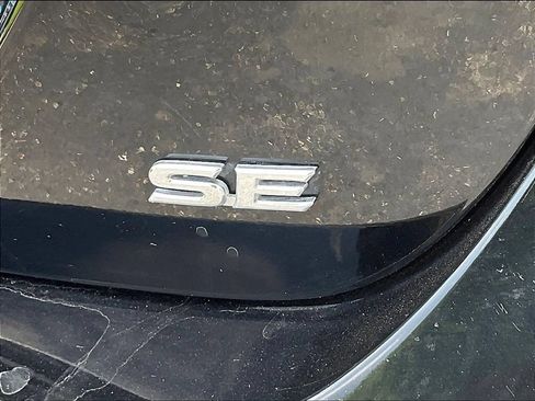 Used 2019 Toyota Camry SE FWD image 22