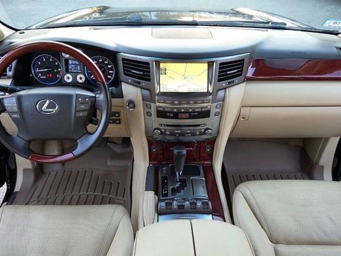Used 2011 Lexus LX 570 4WD image 34