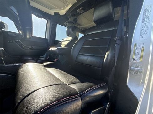 Used 2012 Jeep Wrangler Unlimited Sahara image 11