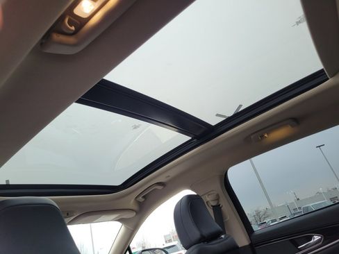 Certified 2023 Lincoln Nautilus Reserve image 6