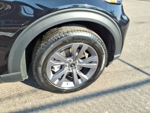 Certified 2024 Ford Explorer XLT w/ Equipment Group 202A image 5