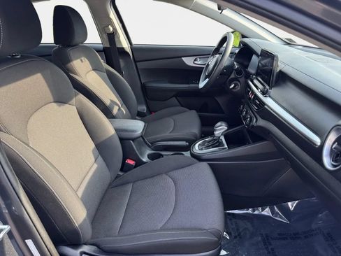 Used 2023 Kia Forte LXS w/ LXS Technology Package FWD image 10