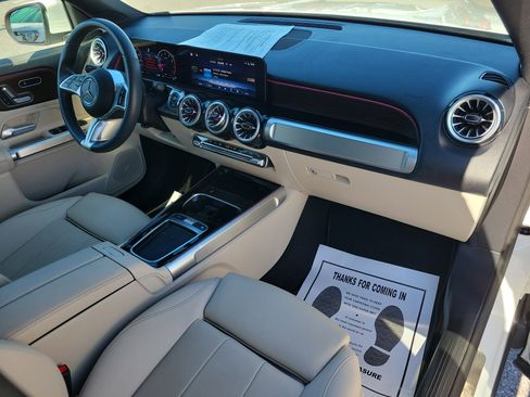 Used 2025 Mercedes-Benz GLB 250 image 11