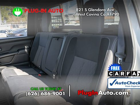 Used 2023 Nissan Titan SV w/ SV Convenience Package image 13