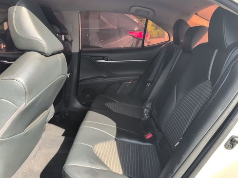 Used 2021 Toyota Camry SE image 6