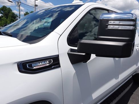 Used 2024 GMC Sierra 1500 AT4 w/ Technology Package AWD/4WD image 7