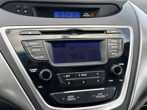 Used 2013 Hyundai Elantra FWD image 20