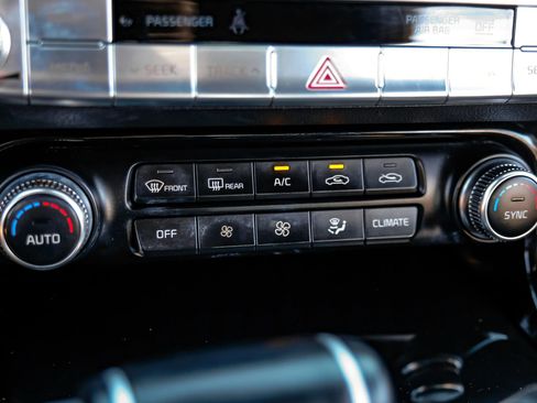 Used 2021 Kia Stinger GT-Line image 28