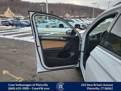 Certified 2022 Volkswagen Tiguan SE R-Line image 37