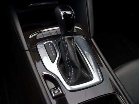 Used 2018 Buick Regal Essence w/ Driver Confidence Package #1 image 29