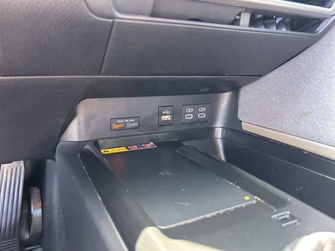 Used 2025 Toyota Camry LE FWD image 25
