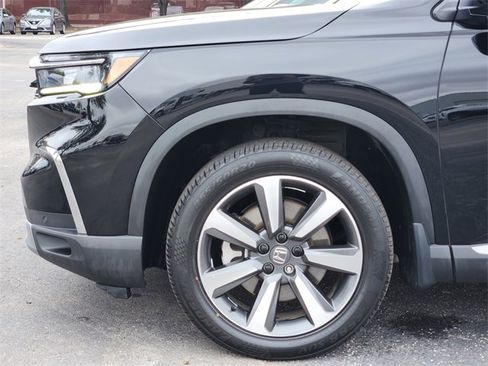 Used 2023 Honda Pilot Elite image 5