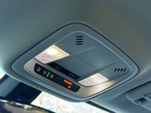 Used 2020 Chevrolet Traverse LS image 24