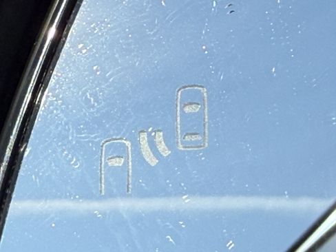 Used 2023 Toyota 4Runner Limited image 34